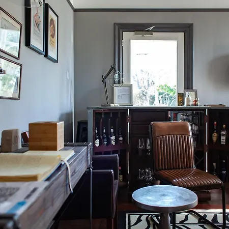 Oaklands Guest House-2